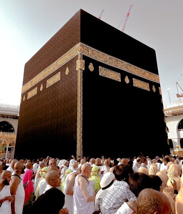 Affordable 08 Nights April Umrah Package 2025 from USA